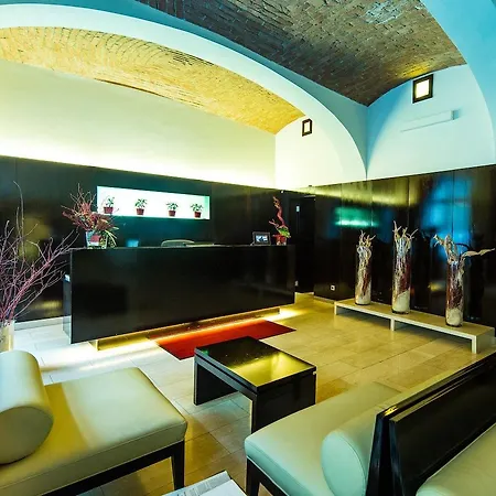 Aparthotel The Levante Rathaus 4*