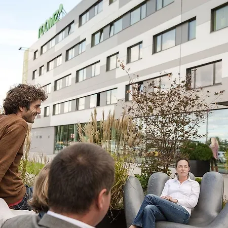 Hotel Plaza Gasometer 4*