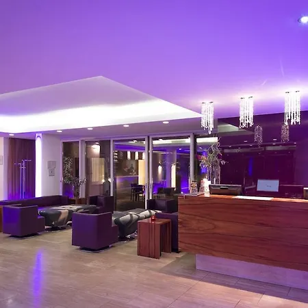 Pakat Hotel