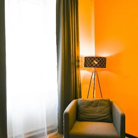 Elegant Westbahnhof Apartment