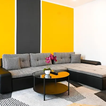 Elegant Westbahnhof Apartment