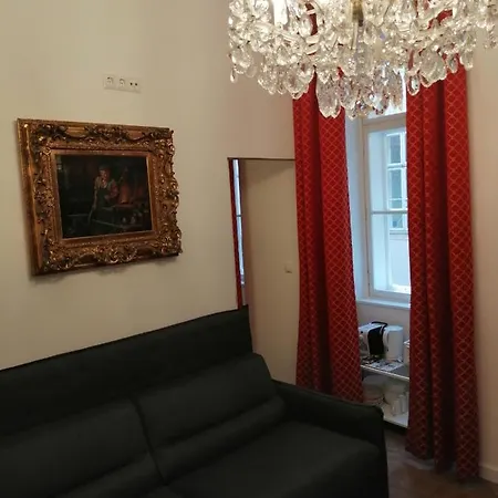 Living Center Apartment *