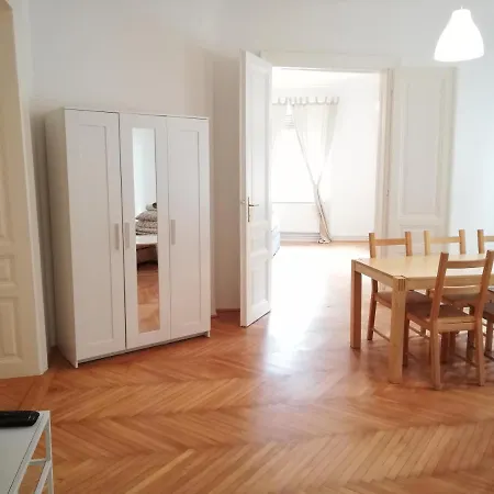 Central Living - Schoenbrunn Apartment Vienna