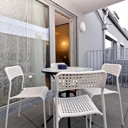 Balcony/pool/free Parking Garage * Viena
