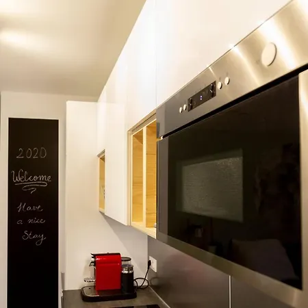 Apartment & Cozy - 15 Min To Center