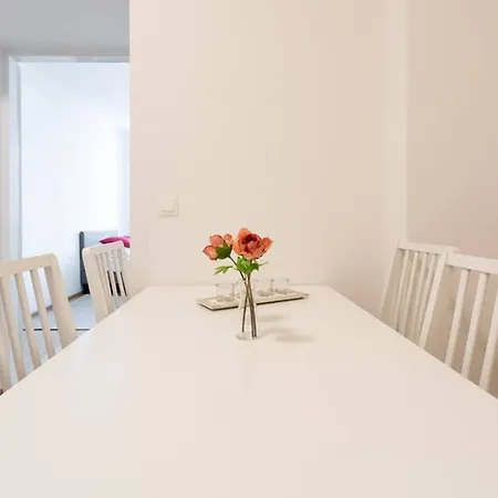 21 Zwischen Schoenbrunn Und Dem Stadtzentrum. Apt. 21