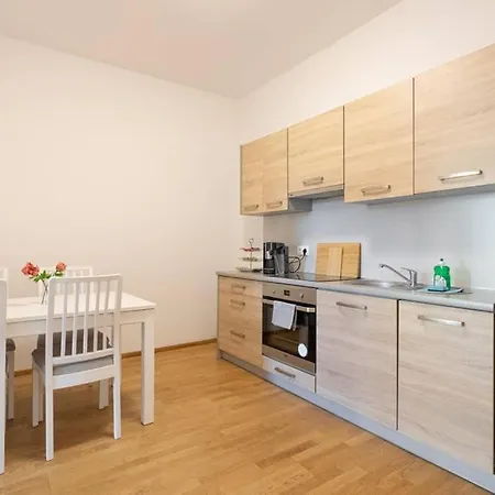 21 Zwischen Schoenbrunn Und Dem Stadtzentrum. Apt. 21 Wien