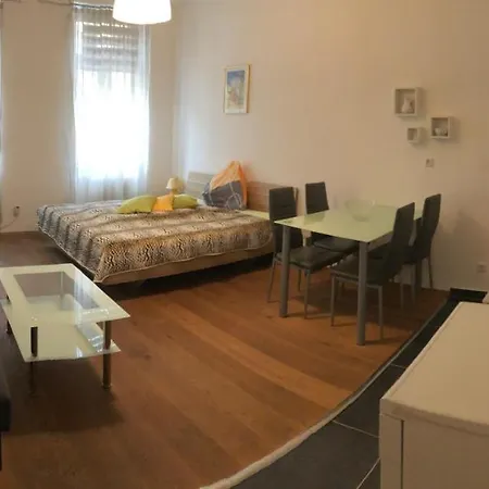 Green Apartment