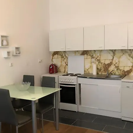 Green Apartment Apartment *