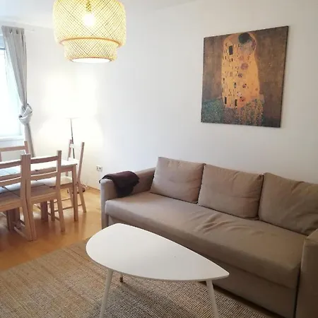 Living - Rustengasse