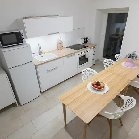 Yeshello Belvedere Apartman