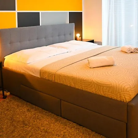 Breathtaking Naschmarkt Apartment *