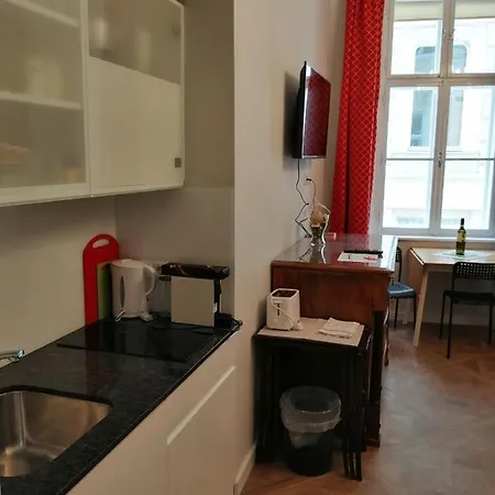 Living Center Apartment *