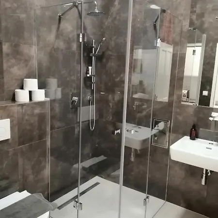 Living Center Apartment *
