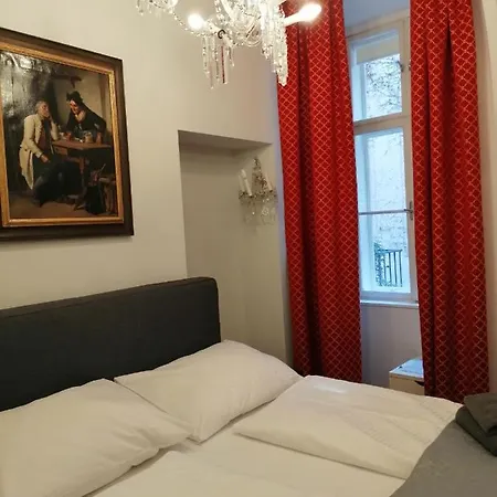 Living Center Apartment