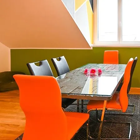Breathtaking Naschmarkt Apartment *