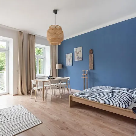 Bright, Cozy & Quiet Apartment