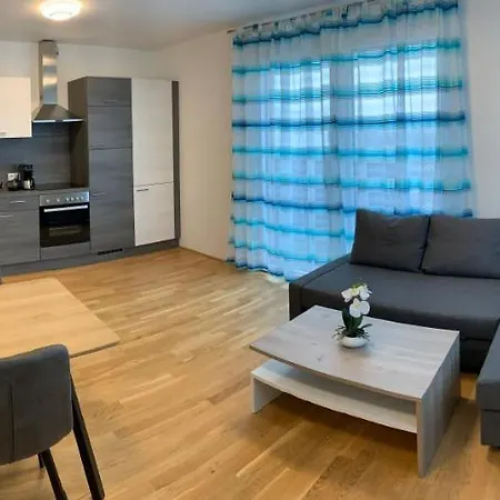 Modern Airconditioned City Close To Vic