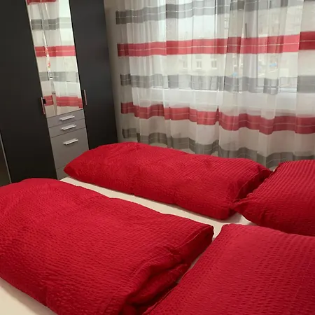 Modern Airconditioned City Close To Vic *