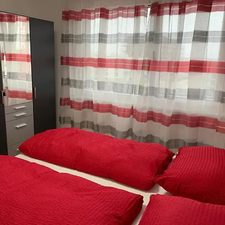 Modern Airconditioned City Close To Vic *