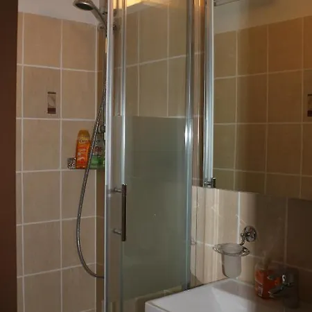 Hotel Arnes 2*