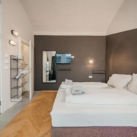 Easy Flat Living