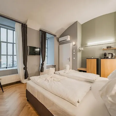 Easy Flat Living *
