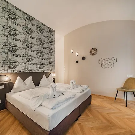 Easy Flat Living