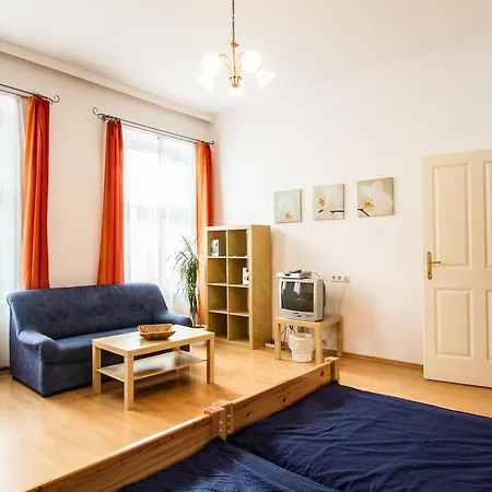 Park Apartment *