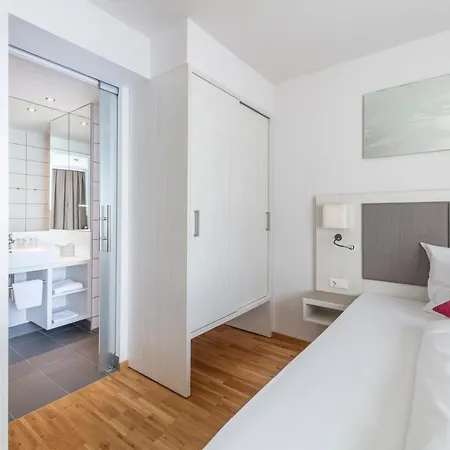 Zeitgeist Hauptbahnhof Hotel 4*