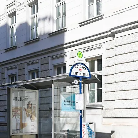 Cozy Margareten Апартаменты *