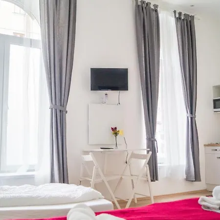 Superb 3 Complex For 9p Near Wiener Stadthalle Apartment Vienna