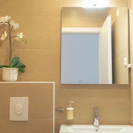 Apartment Superb 3 Complex For 9p Near Wiener Stadthalle *