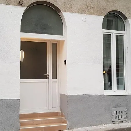 Apartment Superb 3 Complex For 9p Near Wiener Stadthalle Vienna