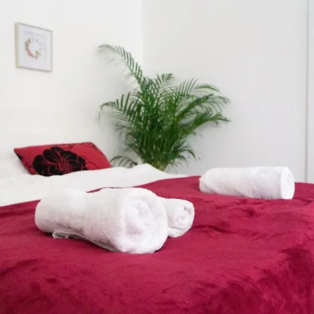 Apartment Superb 3 Complex For 9p Near Wiener Stadthalle Vienna