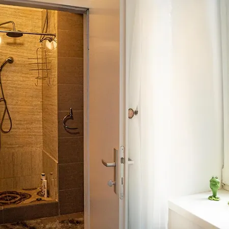 Superb 3 Complex For 9p Near Wiener Stadthalle Apartment Vienna
