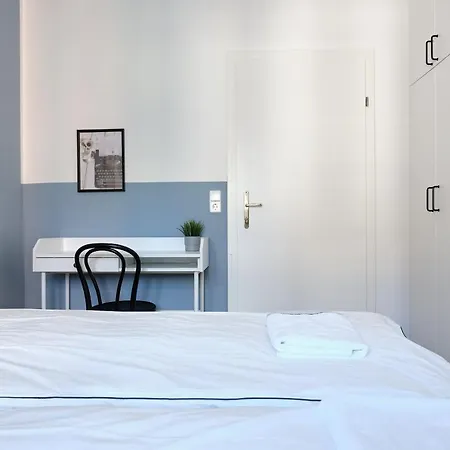 Experience Apartment *