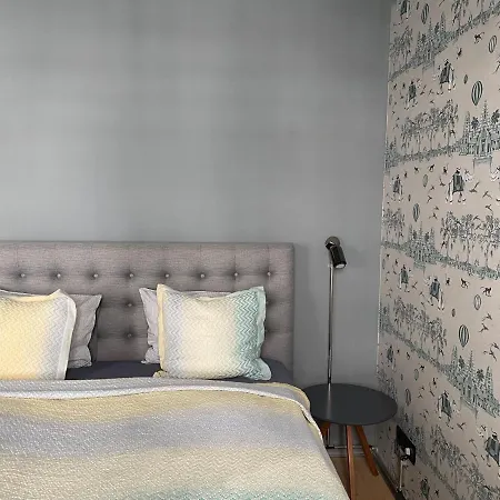 Apartment Centre Serviced