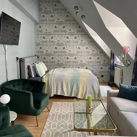 Apartment Centre Serviced *