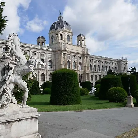 Roemischer Kaiser Отель