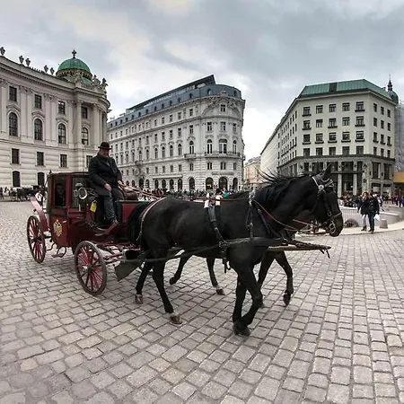 Roemischer Kaiser 4* Вена