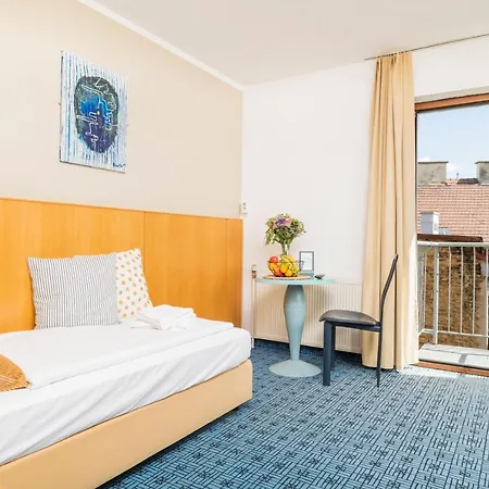 Art Hotel 3*