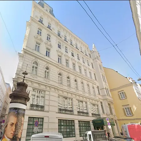 Domizil Hotel 4*
