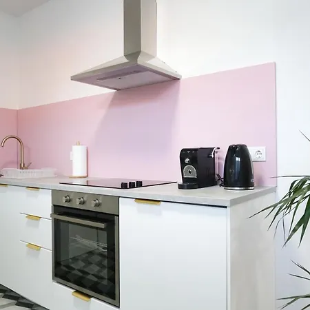 Apartment Vibrant Design - Full Kitchen - Wi-fi - 18 Mins To Centre Vienna