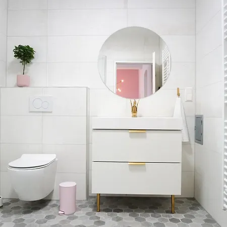 Vibrant Design - Full Kitchen - Wi-fi - 18 Mins To Centre Vienna