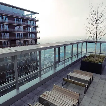 Triiiple Level 22 Mit Balkon Und Tiefgarage Apartmán *