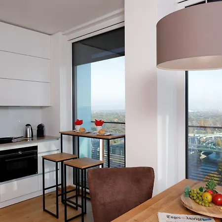 Triiiple Level 21 Mit Balkon Und Tiefgarage Apartment *