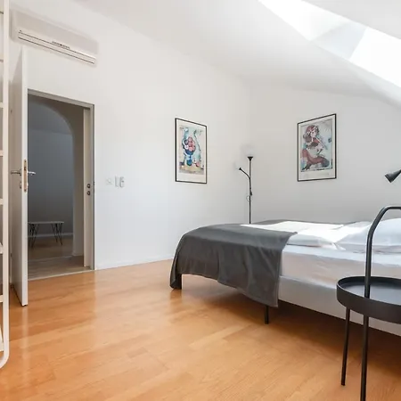 Roof With Terrace, Parking And Ac *
