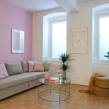 Vibrant Design - Full Kitchen - Wi-fi - 18 Mins To Centre Apartment Vienna