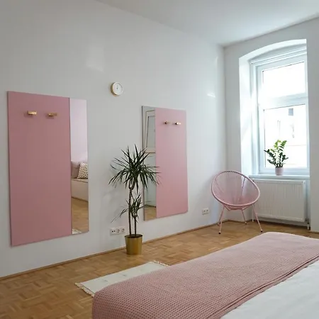 Vibrant Design - Full Kitchen - Wi-fi - 18 Mins To Centre